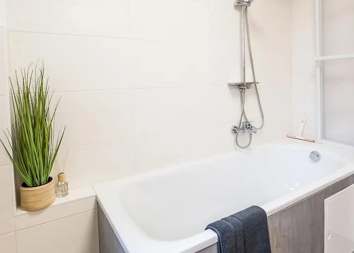 Lejlighed Cozyhomz Bis 5 Personen Mit Stellplatz Dresden